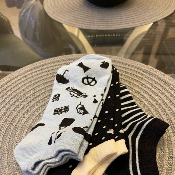 Kate Spade ♠️ new 3 pair package of socks - Picture 5 of 6